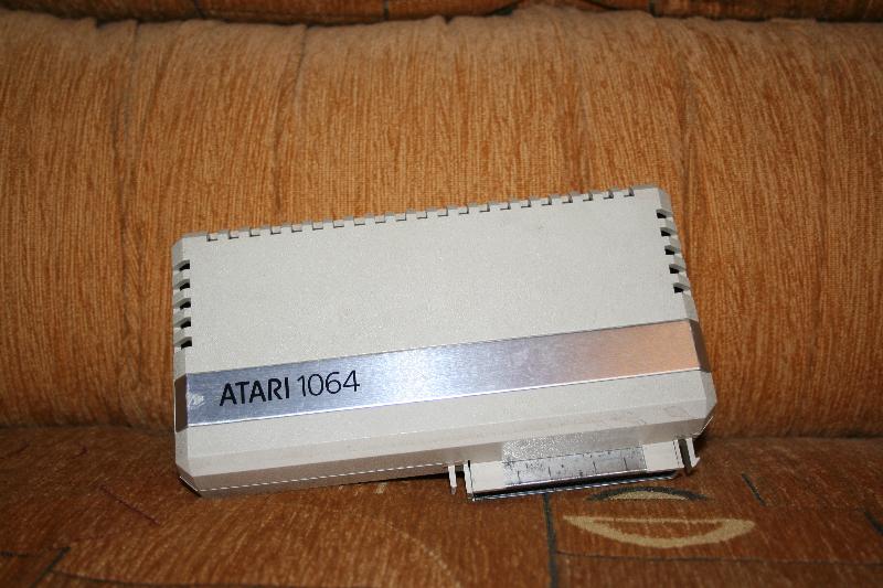 Archivo:Atari 1064 01.jpg