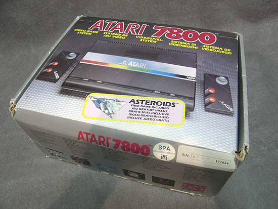Archivo:Atari7800cajaokis 01.jpg