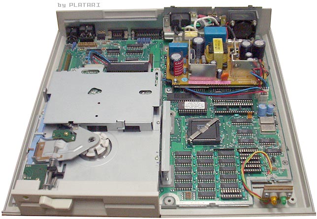 Archivo:Atari PC1 Inside s1.jpg