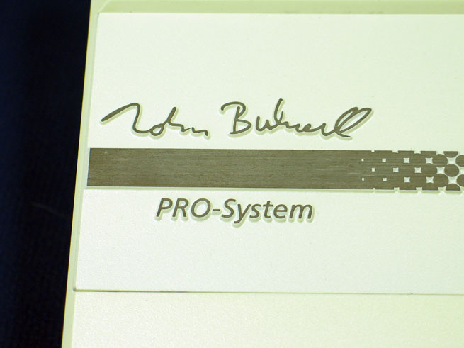 Archivo:Nolan Bushnell Signature Series 7800 6.jpg