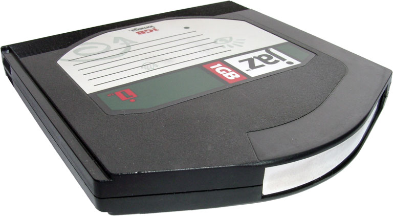 Archivo:Iomega jaz-1-GB-Disk 01 KMJ.jpg