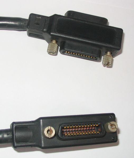 Archivo:IEEE488-Connector.jpg