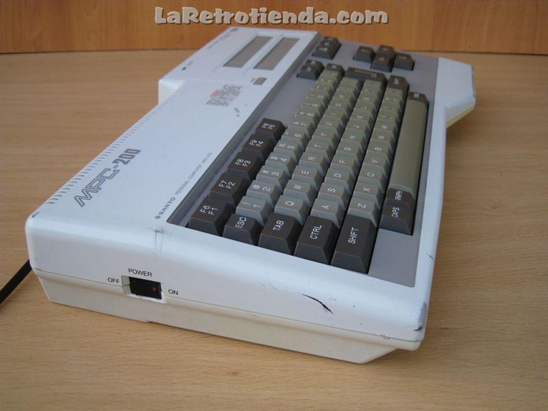 Archivo:MSX MPC200 3.JPG