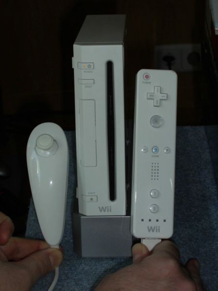 Archivo:PIC 0319 Nintendo Wii.jpg
