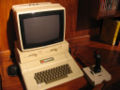 Miniatura para Archivo:Apple II plus computer.jpg