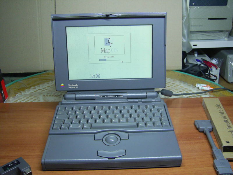 Archivo:PIC 0854 PowerBook 165.JPG