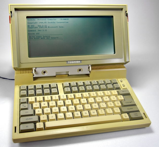 Archivo:Toshiba T1100 In Betrieb.jpg