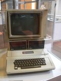 Miniatura para Archivo:Apple-II.jpg