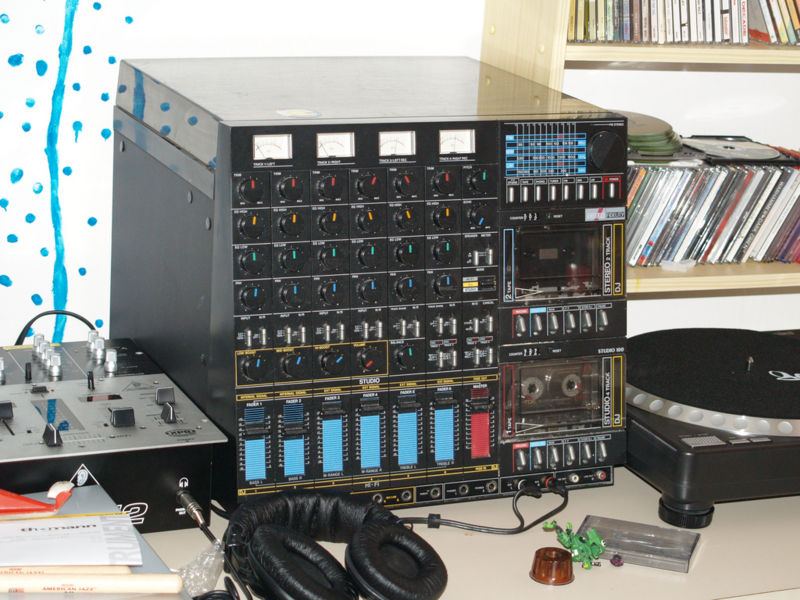 Archivo:Amstrad Studio100.jpg