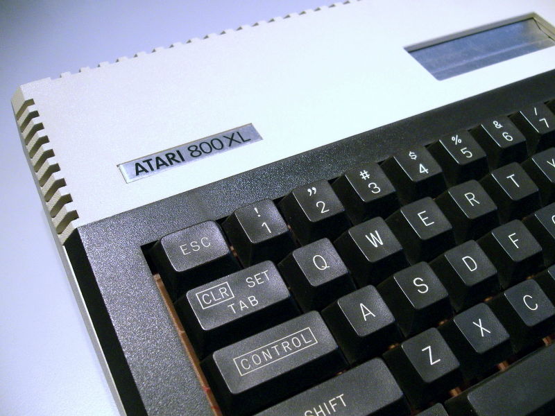 Archivo:Atari 800XL Tastatur Links.jpg