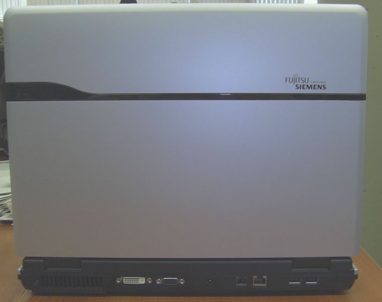 Archivo:Fujitsu AMILO Pi 2530 b.JPG