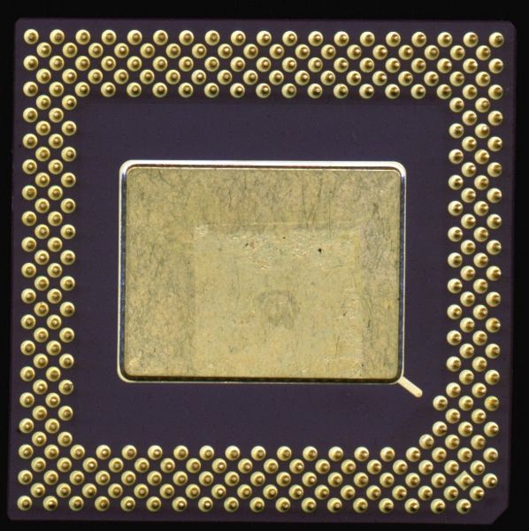 Archivo:AMD K5 PR166 Back.jpg