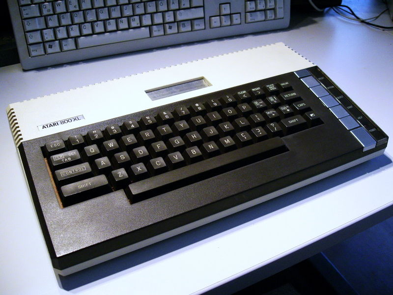 Archivo:Atari 800XL.jpg