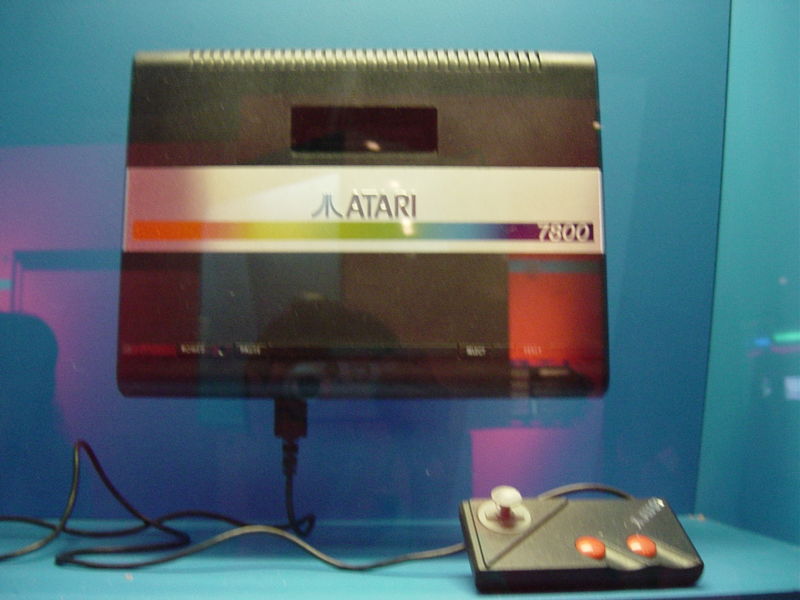 Archivo:Atari 7800.jpg